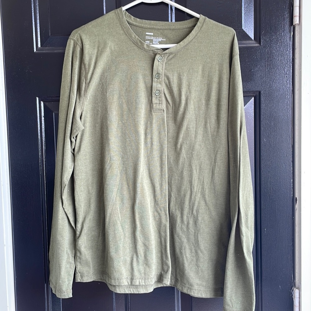 Public Opinion brand green three button long sleeve henley pullover